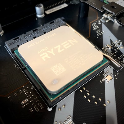 CPU使用率が100の場合、RAMを増やす必要がありますか